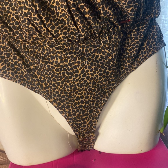 Women’s n:Philanthropy’s peppermint leopard print, bodysuit sugar cheetah - Picture 13 of 17